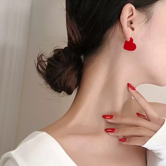 “Hopeful Romantic” Heart Cutout Love Stud Earrings - Picture 2 of 9